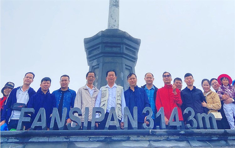 Chuyến Du Lịch của Tổng Công Ty Đến Sapa: Từ Đỉnh Fansipan Đến Cổng Trời Ô Quy Hồ