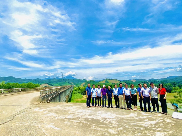 Tư vấn khảo sát, thiết kế và công trình thủy lợi, giao thông, xây dựng công nghiệp và dân dụng vừa và nhỏ